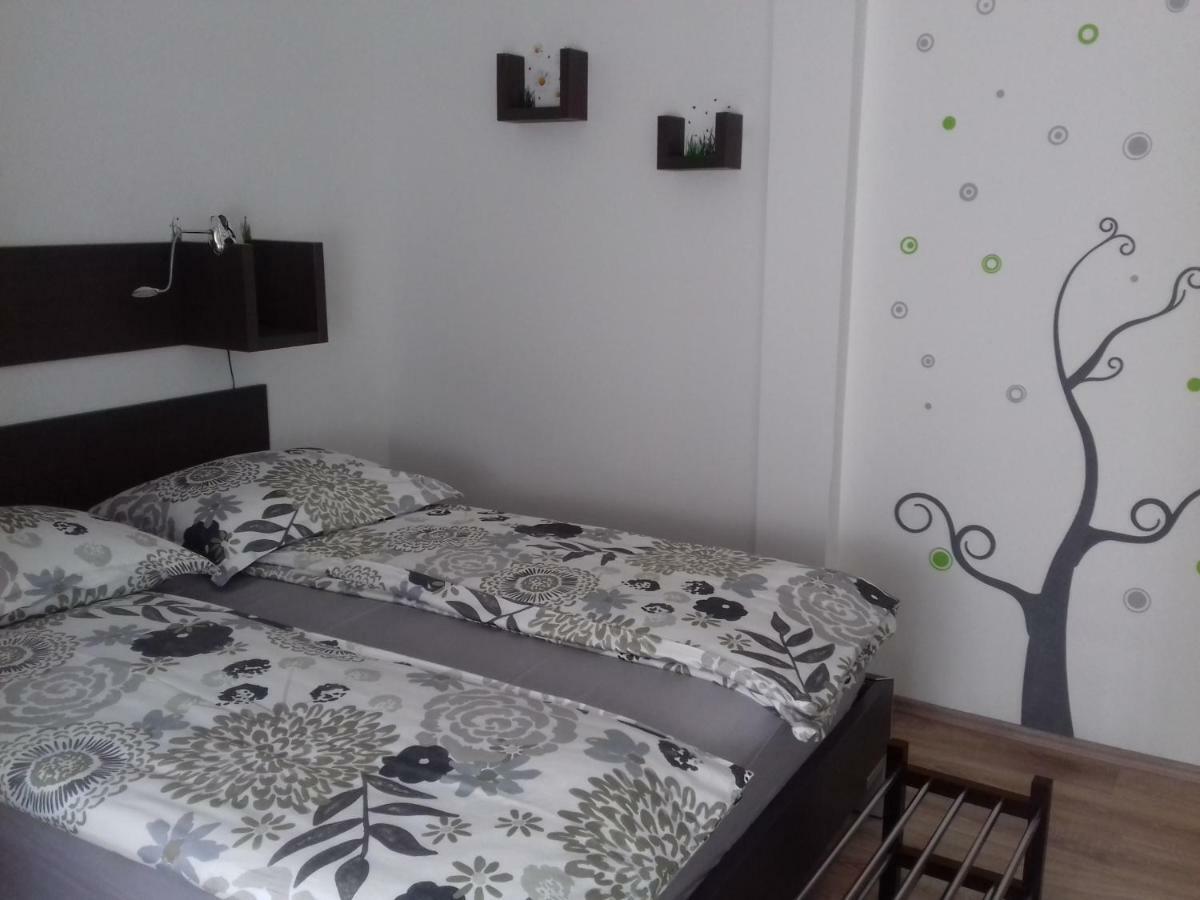 Apartmani Marinovic Podgora Eksteriør billede