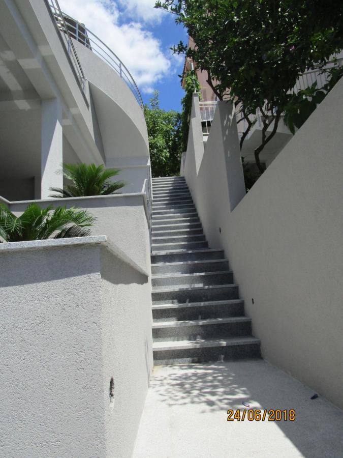Apartmani Marinovic Podgora Eksteriør billede